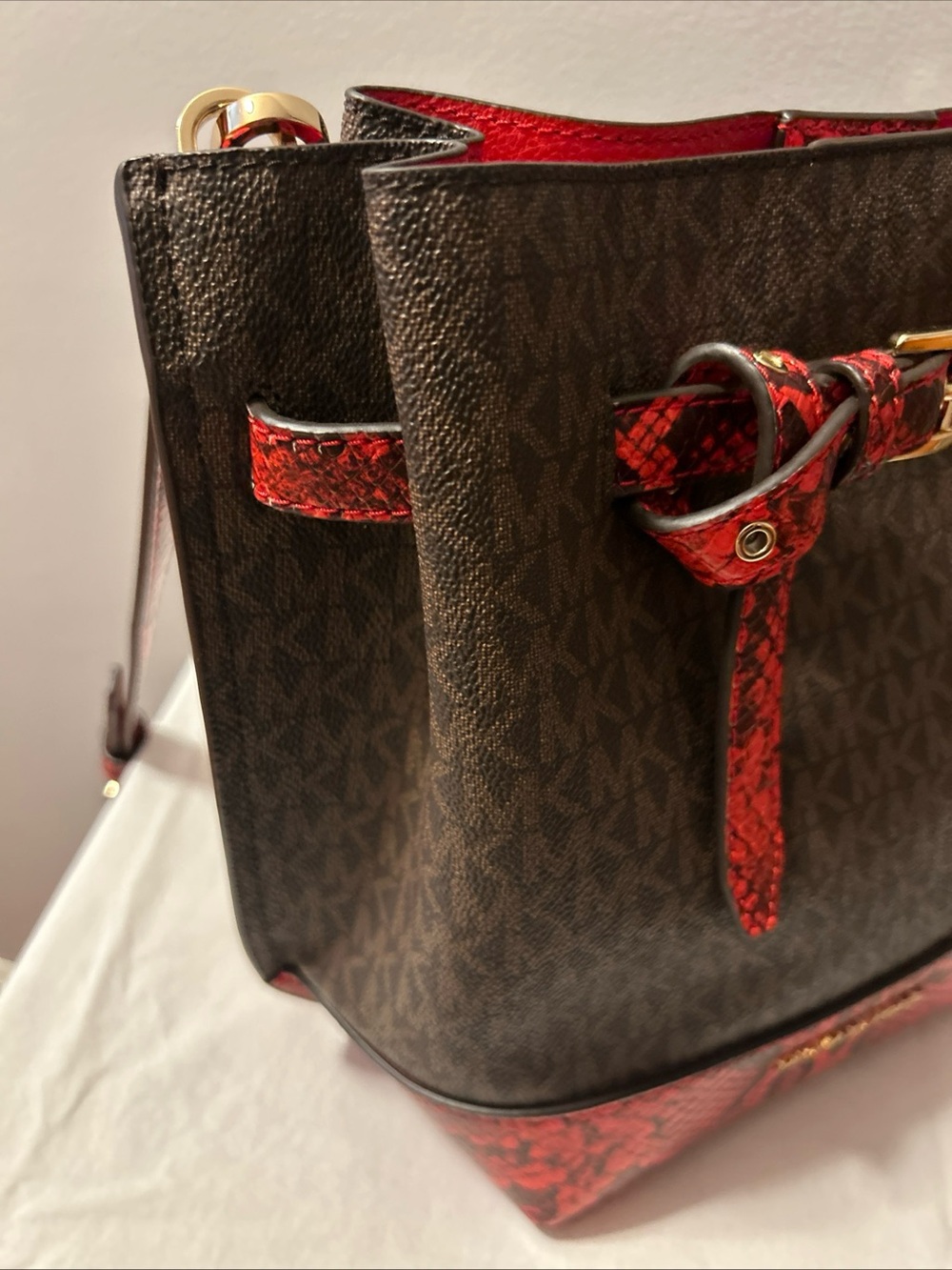 Michael Kors Emilia Small Bucket Bag Brown and Red Snake-Trim w/Belt Style Strap - Picture 3 of 9